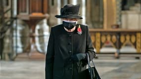 La reine Elizabeth II le 7 novembre lors d'un hommage au soldat inconnu à Westminster
