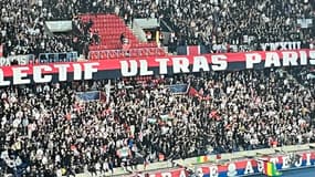 Des drapeaux palestiniens lors de PSG-Maccabi Haïfa