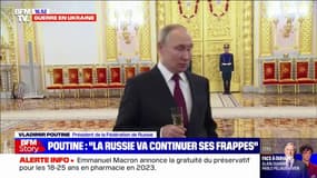 Coupe de champagne à la main, Vladimir Poutine félicite son armée pour la guerre menée en Ukraine