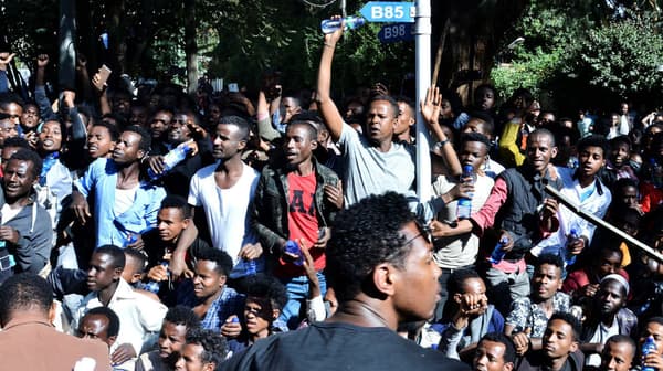 Les partisans de Jawar Mohammed manifestent dans les rues d'Addis Abeba en Ethiopie, le 23 octobre 2019 Les partisans de Jawar Mohammed manifestent dans les rues d'Addis Abeba en Ethiopie, le 23 octobre 2019