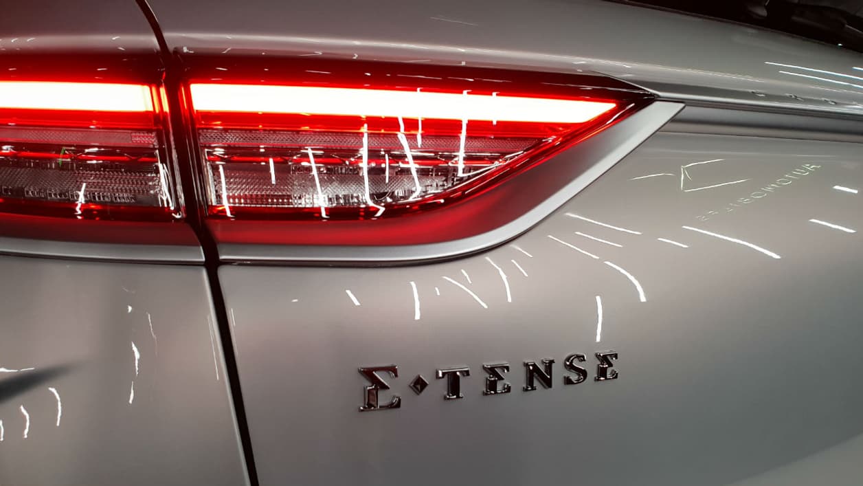 Cette nouvelle signature E-Tense marquera les modèles hybrides rechargeables et 100% électriques de DS.