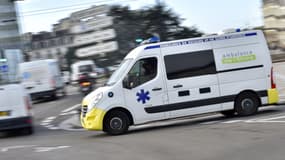 Une ambulance (photo d'illustration)