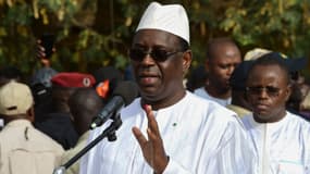 Le président sortant Macky Sall s'exprime avant de voter à l'élection présidentielle sénégalaise du 24 février
