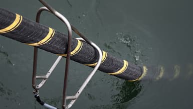 Photo d'illustration d'un cable sous-marin en cours d'installation