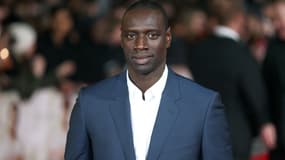 Omar Sy sur le tapis rouge de la première du film "A Vif" à Londres le 28 octobre 2015