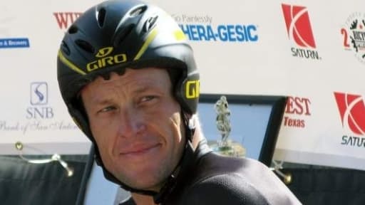 Lance Armstrong se voit réclamer 1,2 million d'euros par l'habdomadaire britannique The Sunday Times.