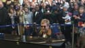 Elton John au piano à Saint-Pancras à Londres le 4 février 2016