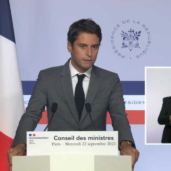 EN DIRECT - Covid-19: le pass sanitaire maintenu pour l'instant dans tous les départements