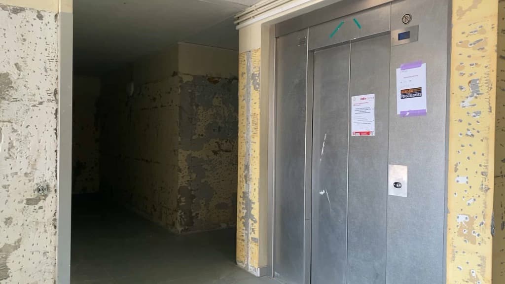 Des habitants de la résidence Fonscolombes au quartier de la Villette à Marseille n'ont plus d'ascenseur depuis près de trois semaines. 