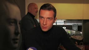 Jordan Bardella lors d'une séance de dédicaces en Moselle ce samedi 30 novembre.