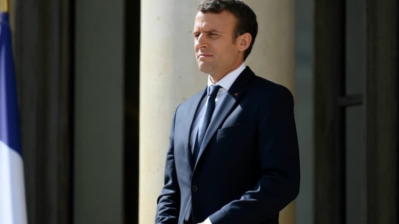 Emmanuel Macron le 12 juin 2017 sur le perron de l'Élysée