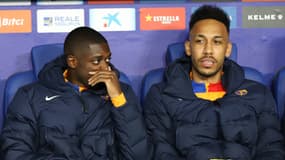 Ousmane Dembélé avec Pierre-Emerick Aubameyang sur le banc du Barça, le 13 février 2022