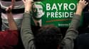 Partisans de François Bayrou lors d'un meeting du candidat centriste à Rezé près de Nantes. Le président du MoDem a critiqué mercredi les personnalités associées à la droite qui ont affiché ces derniers jours leur soutien au socialiste François Hollande,