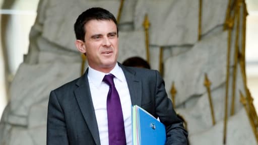 Manuel Valls promet que la loi de programmation militaire sera préservée.