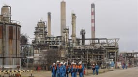 L'appel aux offres de reprise de la raffinerie Petroplus de Petit-Couronne (Seine-Maritime) qui a pris fin vendredi n'a pas permis d'aboutir "à une offre ferme en l'état", a-t-on appris auprès de la direction du site. Outre l'offre du groupe Klesch, deux