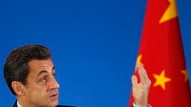 Nicolas Sarkozy, en visite en Chine, a défendu mercredi la nécessité de discuter avec la Chine de tous les sujets, y compris ceux qui sont source de désaccord, et indiqué qu'il comptait sur Pékin pour faire avancer les priorités de la présidence française