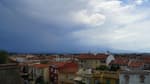 Le ciel de Perpignan chargé de nuages à l'arrivée de la pluie. (Photo d'illustration)