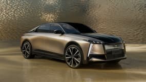 La nouvelle DS8 doit relancer la marque premium française du groupe Stellantis.