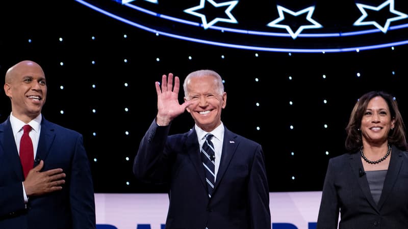 De droite à gauche: Cory Booker, Joe Biden et Kamala Harris, lors du dernier débat démocrate sur CNN le 1er aout 2019