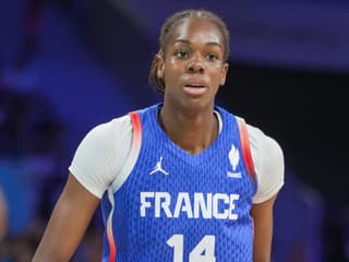 Dominique Malonga avec l'équipe de France de basket, le 29 juillet 2024