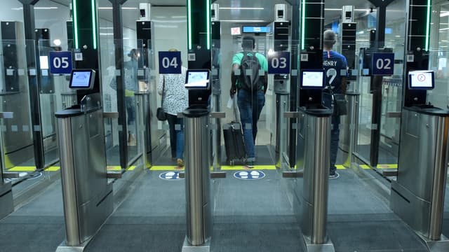 Les aéroports parisiens comptent désormais 102 sas à reconnaissance faciale