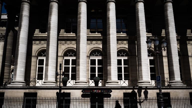 La Bourse de Paris inchangée à l'aube des premiers résultats américains
