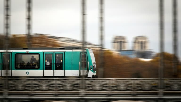 Pendant huis mois, des dizaines de volontaires ont réalisé des relevés quotidien sur le réseau de la RATP, qu'ils ont comparé à la pollution de l'air extérieur. 