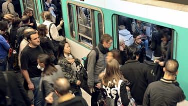 Un compagnon de voyage permet d'oublier le stress et la cohue du métro.