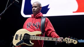 Sam Rivers, bassiste et cofondateur du groupe de metal Limp Bizkit, lors d'un concert à Dana Point (Californie), en 2019.