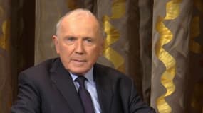 Pinault tacle Macron