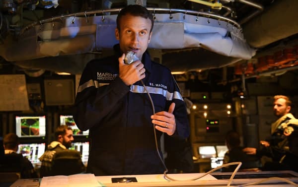 Emmanuel Macron à bord du sous-marin Le Terrible en juillet 2017