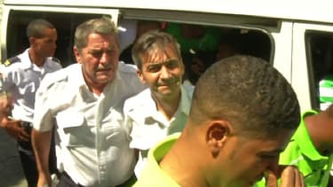 Les deux pilotes français, Pascal Fauret et Bruno Odos, à leur libération, mardi 17 juin, à Saint-Domingue (République dominicaine).