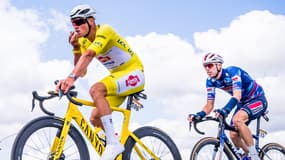Le Néerlandais Mathieu van der Poel avec le maillot jaune lors du Tour de France 2025