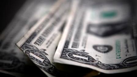 Standard & Poor's a dégradé vendredi soir la note souveraine des Etats-Unis, point d'orgue d'une semaine de panique sur les marchés financiers alarmés par l'ampleur des dettes publiques et le ralentissement de l'économie mondiale. /Photo d'archives/REUTER