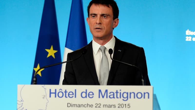 Manuel Valls à Matignon dimanche soir.