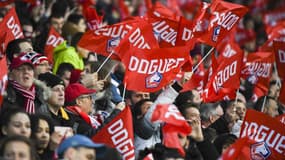 Des supporters du LOSC au stade Pierre-Mauroy
