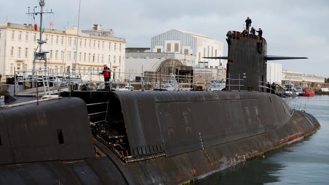 Le Tonnant est arrivé à Cherbourg pour être dépollué et déconstruit. Il a été en service 18 ans, de 1980 à 1999.