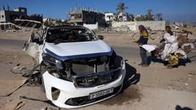 La voiture à bord de laquelle se trouvait les humanitaires tués dans une frappe à Khan Younès, dans la bande de Gaza, ce samedi 30 novembre 2024.