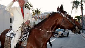 Larry Hagman, interprète dans la série "Dallas" de l'un des plus célèbres 'méchants' de l'histoire de la télévision, le magnat du pétrole J.R. Ewing, est mort à l'âge de 81 ans de complications d'un cancer. /Photo d'archives/REUTERS/Mario Anzuoni