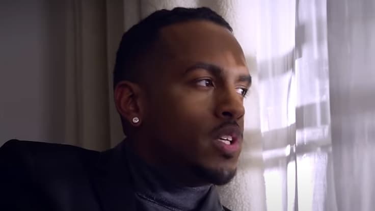 Le chanteur Colonel Reyel dans le clip de son morceau "Ce Soir Ou Jamais", sorti en 2017.