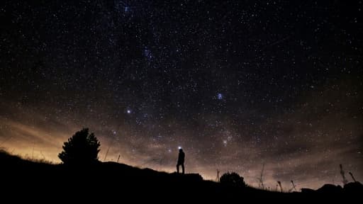 Dans le cadre de ce projet sur deux ans, les scientifiques devront choisir les 20.000 systèmes solaires les plus proches parmi ceux qui gravitent autour de quelque 70.000 naines rouges.