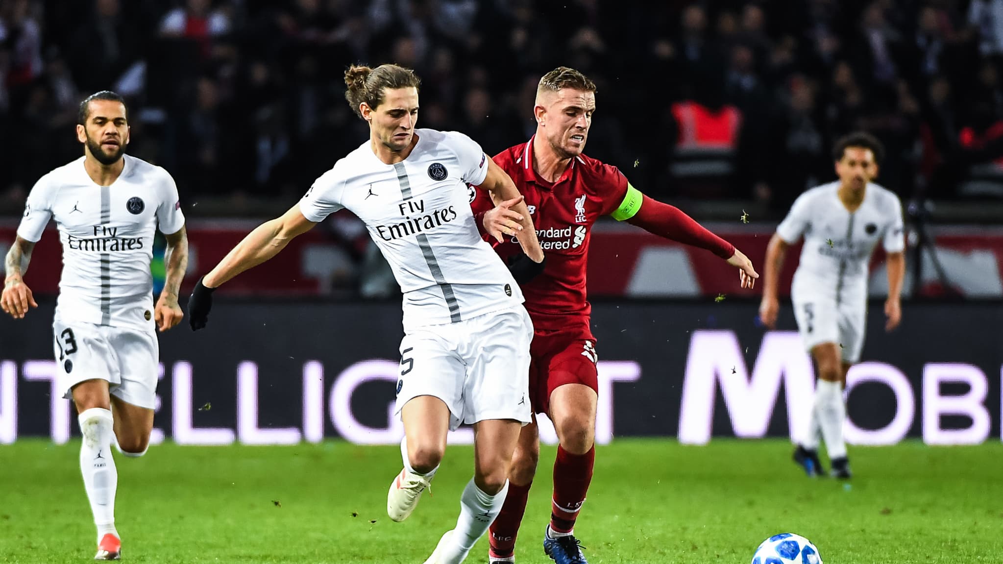 Adrien Rabiot lors de Liverpool-PSG en Ligue des champions, le 28 novembre 2018 Adrien Rabiot lors de Liverpool-PSG en Ligue des champions, le 28 novembre 2018