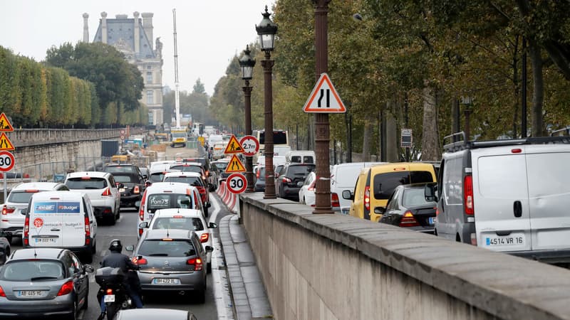 La mairie de Paris veut diviser par deux la place de la voiture à Paris.
