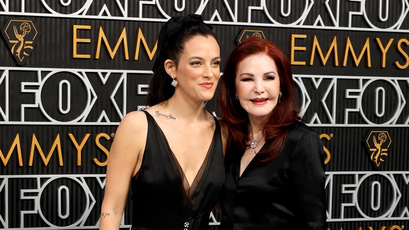 Riley Keough and Priscilla Presley at the awards ceremony 