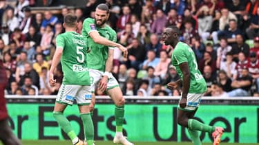 Léo Pétrot et la joie de Saint-Etienne en barrage d'accession en Ligue 1, 2 juin 2024