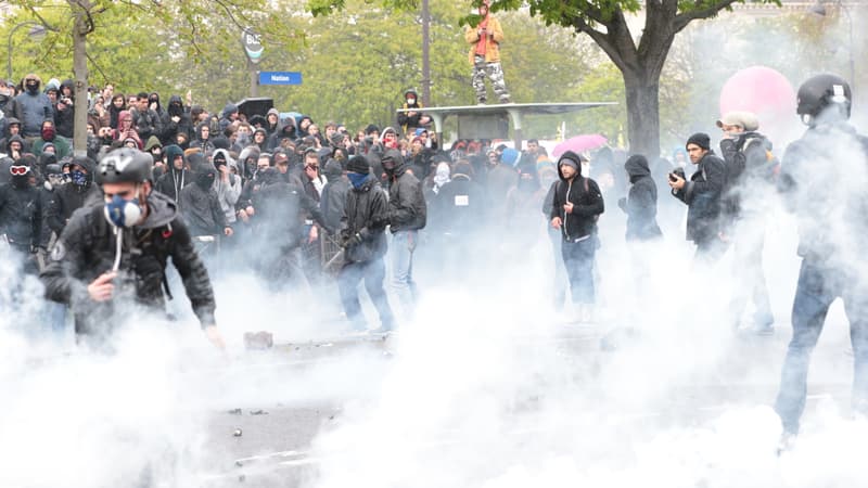 Des heurts ont éclaté à Paris, en fin de cortège entre manifestants et forces de l'ordre.