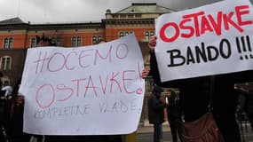 Des militants bosniaques manifestent à Sarajevo le 9 février 2014.