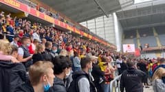 Les supporters lensois à l'entraînement avant le derby du Nord