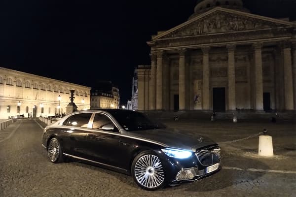 Cette Mercedes Maybach S680 fait partie des limousines les plus luxueuses.