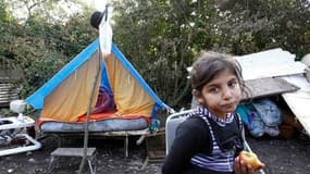 Plus de 40 camps de Roms ont été démantelés en France ces 15 derniers jours (comme ici à Lesquin, près de Lille), ce qui devrait conduire au raccompagnement de 700 d'entre eux dans leur pays d'origine, a indiqué Brice Hortefeux. /Photo prise le 12 août 20